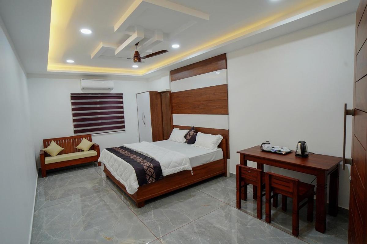 Universal Residency Perumpāvūr Exterior foto